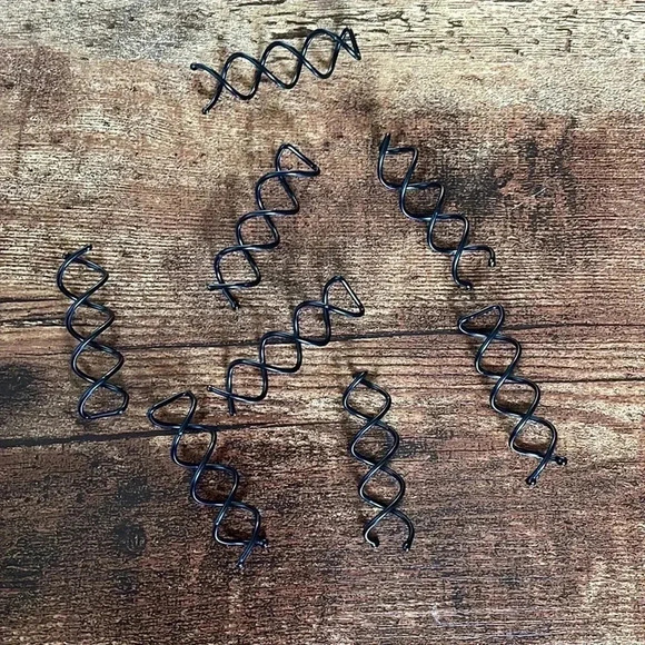 ❤️ NEW 2/$20 or 3/$25 Pack of 8 Coiled Hair Messy Bun Bobby Pins - Picture 3 of 4